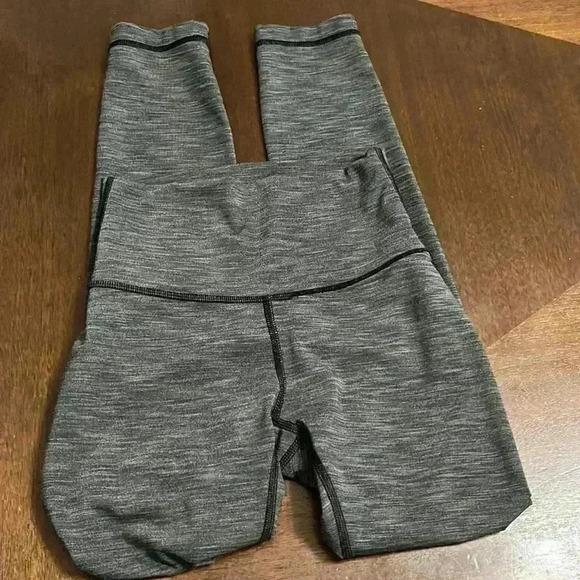 Lululemon, Aling, high rise, yoga legging - Picture 5 of 8